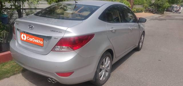 https://images10.gaadi.com/usedcar_image/3638168/original/processed_b591df28-e9d4-44db-a908-d692b742f362.jpg?imwidth=6401