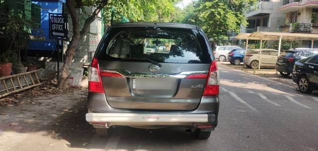 https://images10.gaadi.com/usedcar_image/3638230/original/18__VCC_1806376_96_1697605318.jpg?imwidth=6402