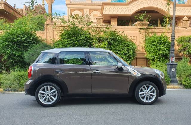 https://images10.gaadi.com/usedcar_image/3638252/original/img2899358__usedcar_42d3e56e_6da9_4347_84cd_e84c2dc19cc2_117901698215640_1698215680.jpg?imwidth=6401