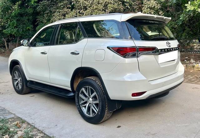 https://images10.gaadi.com/usedcar_image/3638315/original/processed_img2899388__usedcar_whatsappimage2023_10_25at122142pm_630801698217174_1698217407.jpeg?imwidth=6402