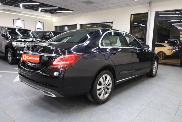 https://images10.gaadi.com/usedcar_image/3638522/original/processed_img2899503__usedcar_img_0374_257331698222436_1698222535.JPG?imwidth=6401