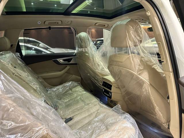 https://images10.gaadi.com/usedcar_image/3638531/original/e9799b88b589800a109c2246275781b8.jpg?imwidth=6400