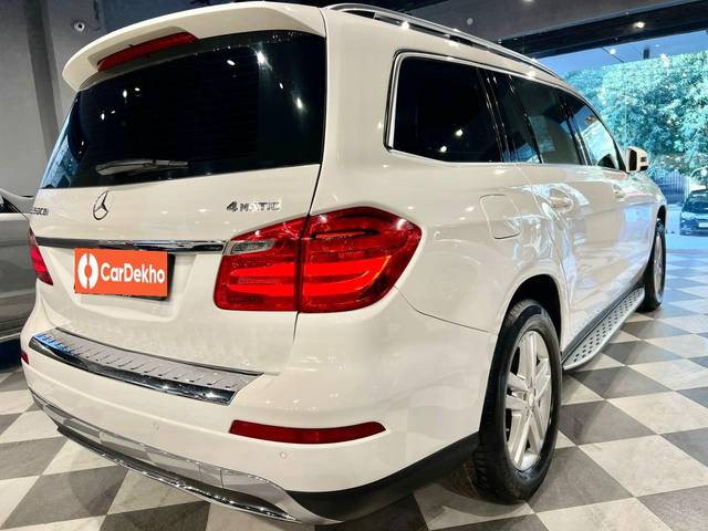 https://images10.gaadi.com/usedcar_image/3638582/original/processed_img2899527__used_car_2899527_1698224472.jpg?imwidth=6401