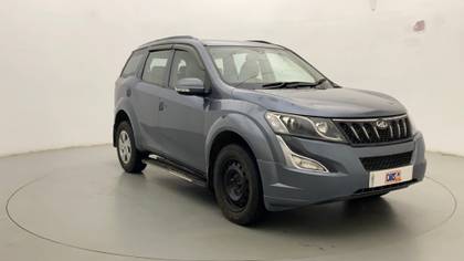 Mahindra XUV500 W4