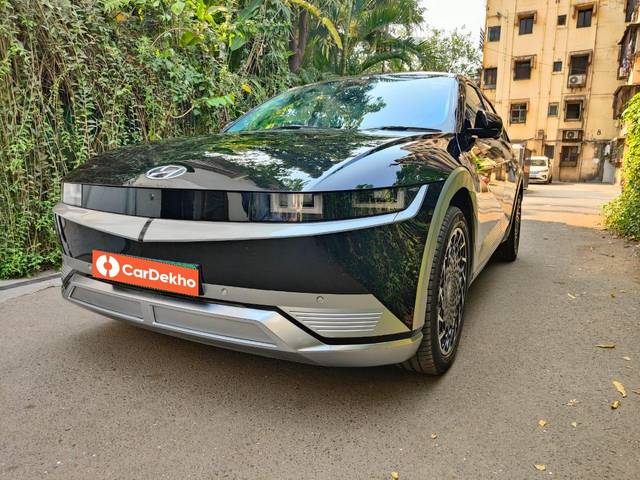 https://images10.gaadi.com/usedcar_image/3638739/original/processed_img2899623__usedcar_photo_2023_10_29_14_54_12_2899623_1698651839.jpg?imwidth=6402