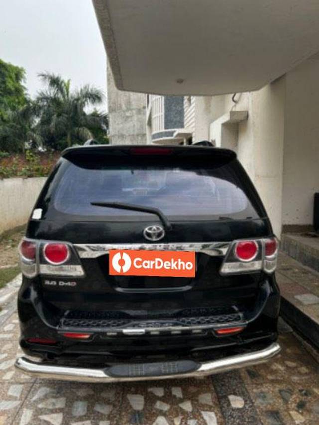 https://images10.gaadi.com/usedcar_image/3638870/original/processed_ba7e0f29-7539-438a-b2a8-998445138546.jpeg?imwidth=6402
