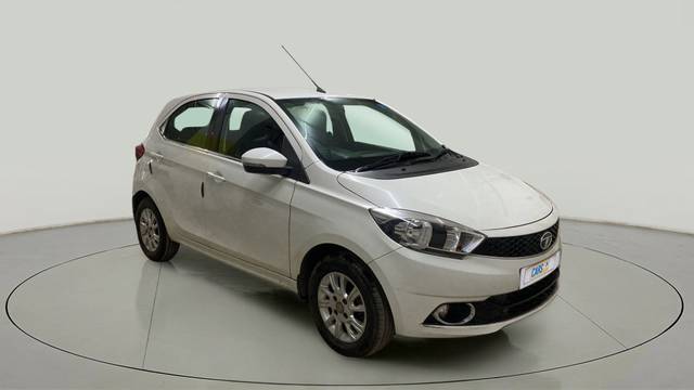 https://images10.gaadi.com/usedcar_image/3638882/original/slot__1-7-Exterior-10387359727-dbaa6d86a5214e40ba5fa0520cfc006f-Exterior-7.jpg?imwidth=6400