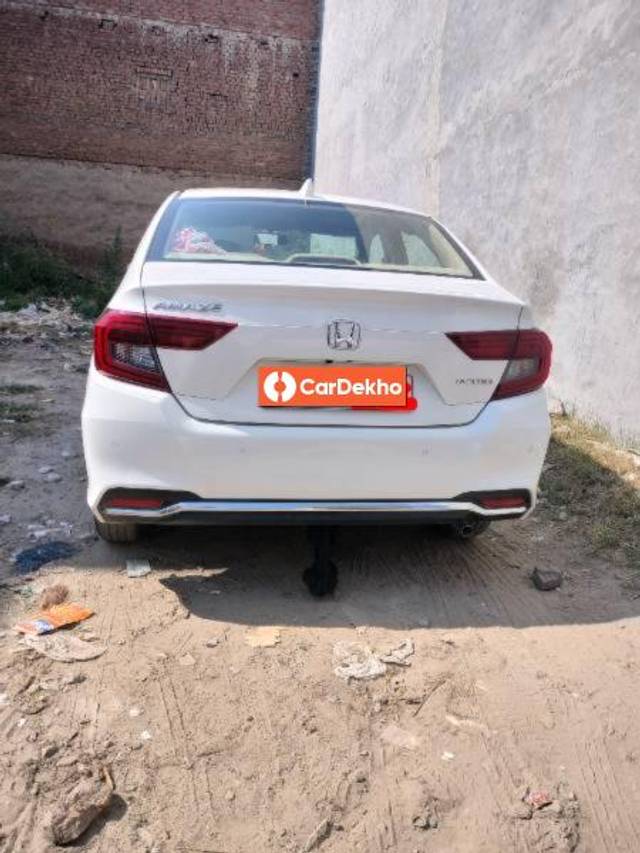 https://images10.gaadi.com/usedcar_image/3638883/original/processed_c2536604-f2e0-4ad2-a62e-1fc7c0a0cb77.jpg?imwidth=6401