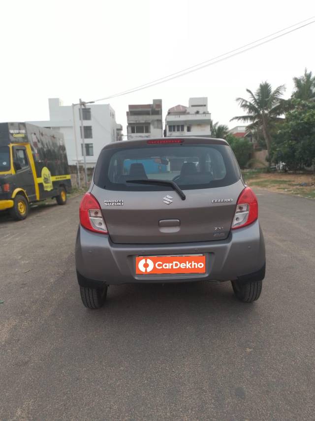 https://images10.gaadi.com/usedcar_image/3638928/original/processed_img2899747__used_car_2899747_1698233219.jpg?imwidth=6402