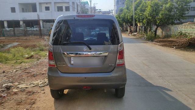 https://images10.gaadi.com/usedcar_image/3638941/original/18__VCC_1806763_96_1697627516.jpg?imwidth=6402