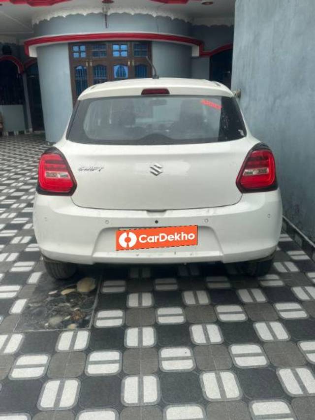 https://images10.gaadi.com/usedcar_image/3639023/original/processed_a9b86fcb-b50d-4b1d-abce-784ace3eb50d.jpg?imwidth=6401