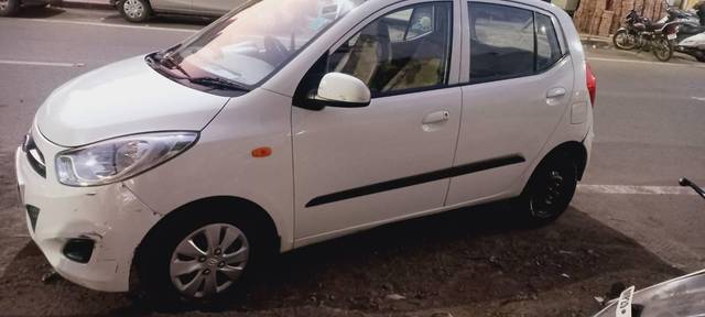 https://images10.gaadi.com/usedcar_image/3639074/original/processed_eeb786cc-367e-4628-a3df-868d261ed716.jpg?imwidth=6400