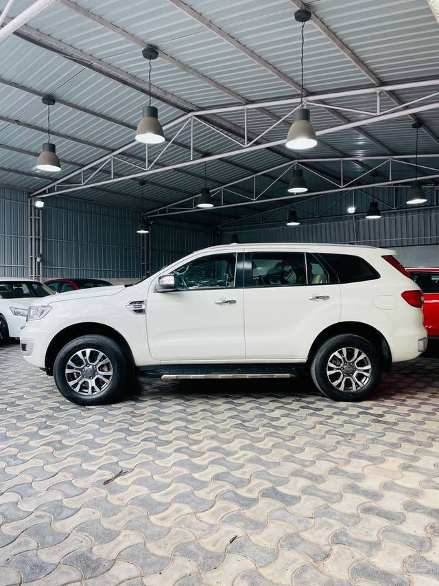 https://images10.gaadi.com/usedcar_image/3639085/original/img2899840__used_car_2899840_1698236988.jpg?imwidth=6402