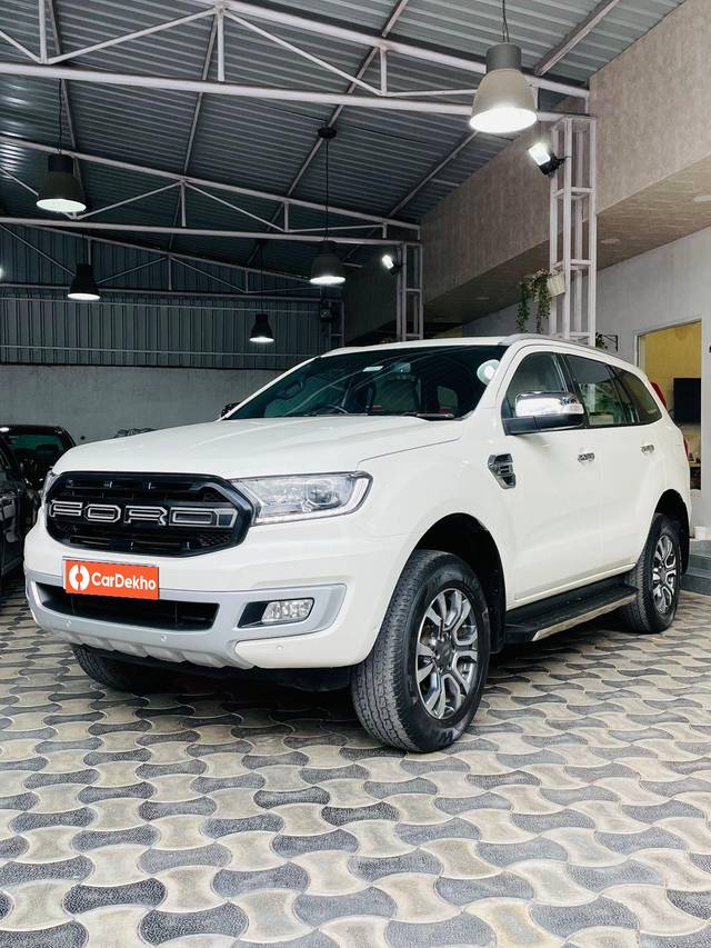 https://images10.gaadi.com/usedcar_image/3639085/original/processed_img2899840__used_car_2899840_1698236986.jpg?imwidth=6400