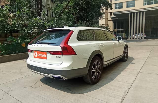 https://images10.gaadi.com/usedcar_image/3639122/original/processed_img2899873__usedcar_c523f4cc_77d5_485e_bf50_6847f90c1d02_5731698237517_1698237530.jpg?imwidth=6402