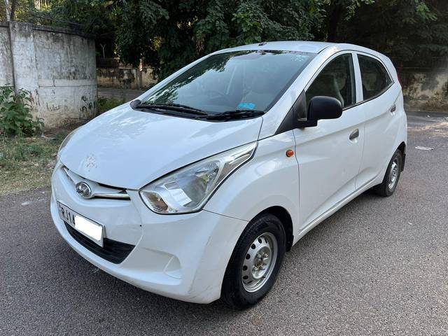 https://images10.gaadi.com/usedcar_image/3639199/original/processed_img2899913__used_car_2899913_1698320114.jpg?imwidth=6400