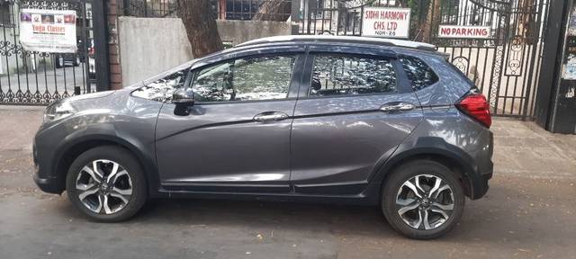 https://images10.gaadi.com/usedcar_image/3639218/original/18__VCC_IMG_1697630927400_1806943_95_1697631817.jpg?imwidth=6401