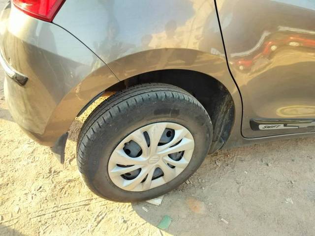 https://images10.gaadi.com/usedcar_image/3639311/original/processed_a732af49-7018-4812-ba2c-110535b4e897.jpg?imwidth=6401