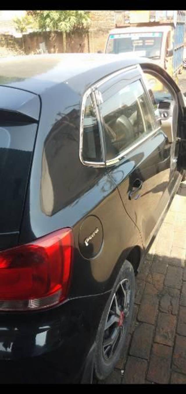 https://images10.gaadi.com/usedcar_image/3639513/original/processed_41cfdcd5-975d-4888-813b-b2c272aefbce.jpg?imwidth=6402