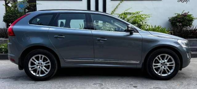 https://images10.gaadi.com/usedcar_image/3639552/original/processed_010018cc-b011-4048-a19c-d7b912af1e57.jpg?imwidth=6402