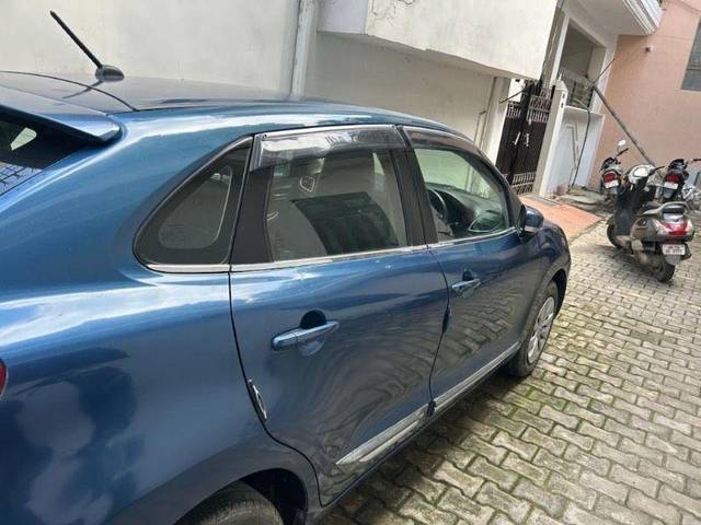 https://images10.gaadi.com/usedcar_image/3639554/original/processed_d125cd5b-ca7f-4116-aa10-712328678bdd.jpeg?imwidth=6402