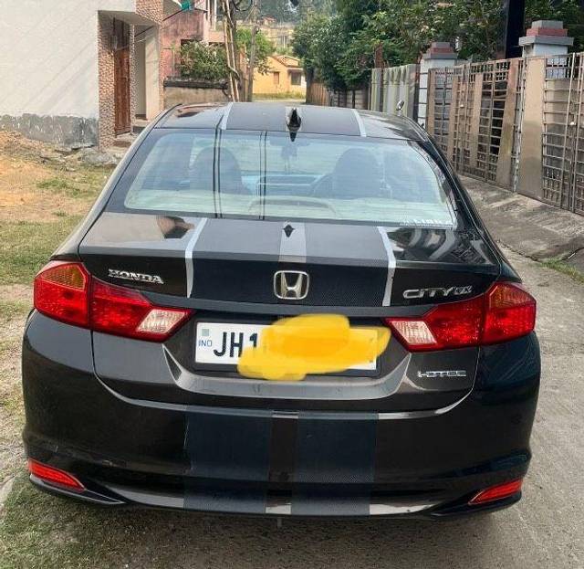 https://images10.gaadi.com/usedcar_image/3639667/original/processed_e05ae93b-22a4-4d0f-a5f6-39f0abdc7dcb.jpeg?imwidth=6402