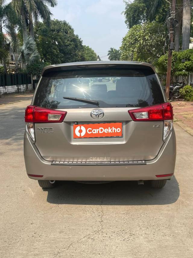 https://images10.gaadi.com/usedcar_image/3639675/original/processed_img2899975__used_car_2899975_1698294521.jpg?imwidth=6402