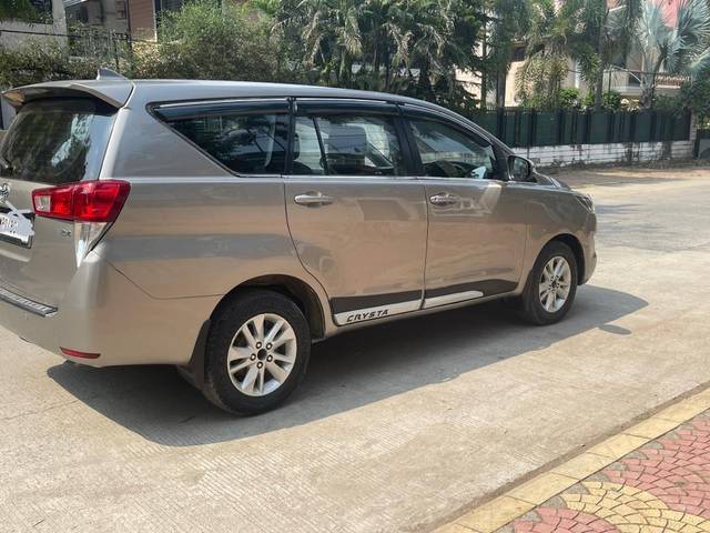 https://images10.gaadi.com/usedcar_image/3639675/original/processed_img2899975__used_car_2899975_1698294524.jpg?imwidth=6401