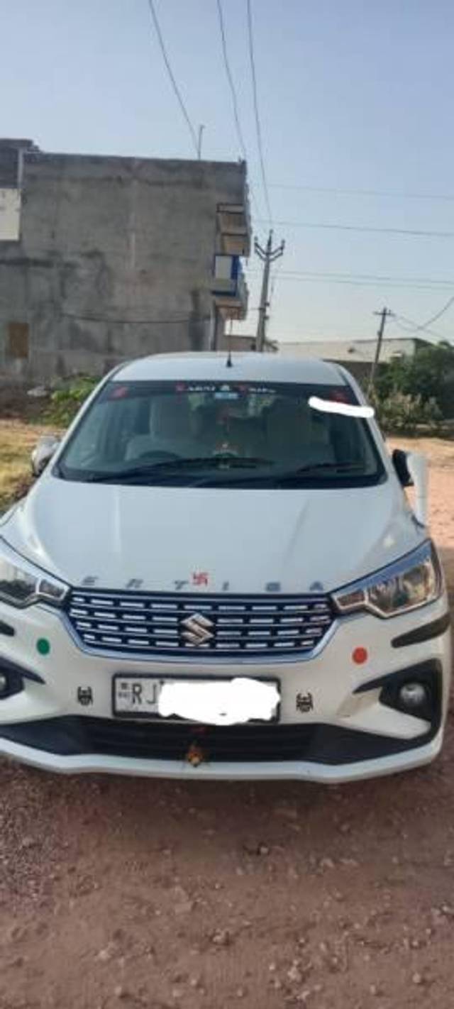 https://images10.gaadi.com/usedcar_image/3639687/original/processed_1fa3b132-86e7-4513-b7b1-deacb450c28d.jpg?imwidth=6400