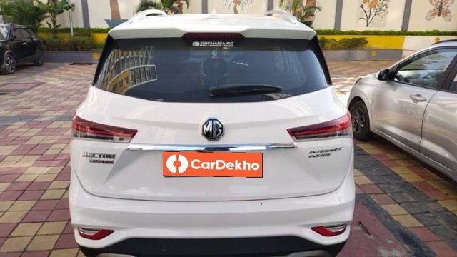 https://images10.gaadi.com/usedcar_image/3639702/original/processed_2e42a2f4-0086-4fc9-9da0-30073b80cd85.jpeg?imwidth=6401