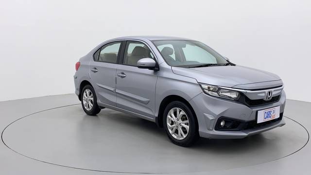 https://images10.gaadi.com/usedcar_image/3639704/original/842c099a-47de-4ea1-9d5a-91039b6d3d6a__45.jpg?imwidth=6400
