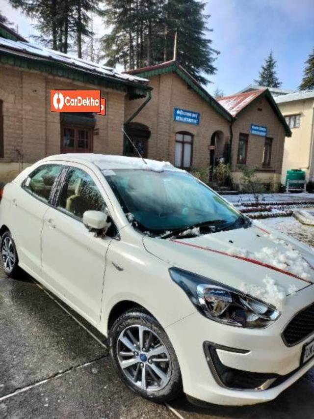 https://images10.gaadi.com/usedcar_image/3639707/original/processed_06f97054-e3d7-4bef-a471-0cee189342a3.jpg?imwidth=6402