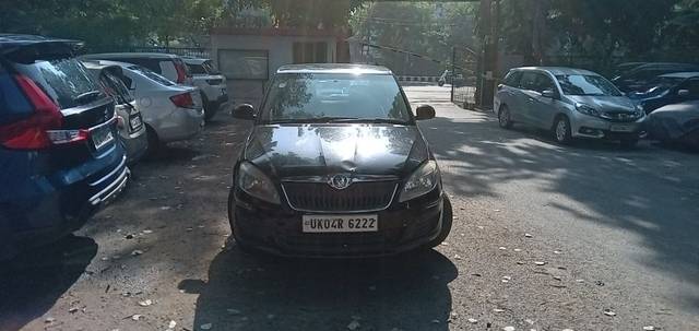 https://images10.gaadi.com/usedcar_image/3639767/original/19__VCC_IMG_1697688738636_1807190_94_1697689320.jpg?imwidth=6402