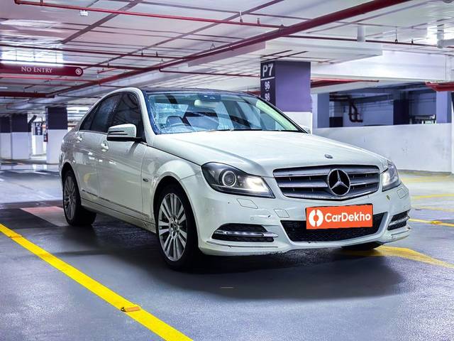 https://images10.gaadi.com/usedcar_image/3640026/original/processed_img2900157__usedcar_119f858f_8202_4354_93eb_83f0e6976ca6_5731698305321_1698305337.jpg?imwidth=6400