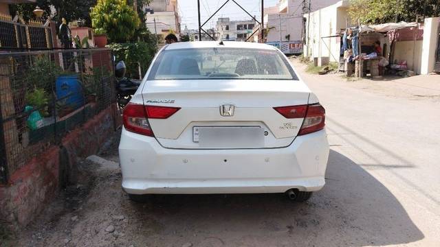 https://images10.gaadi.com/usedcar_image/3640035/original/19__VCC_1807298_96_1697698090.jpg?imwidth=6402
