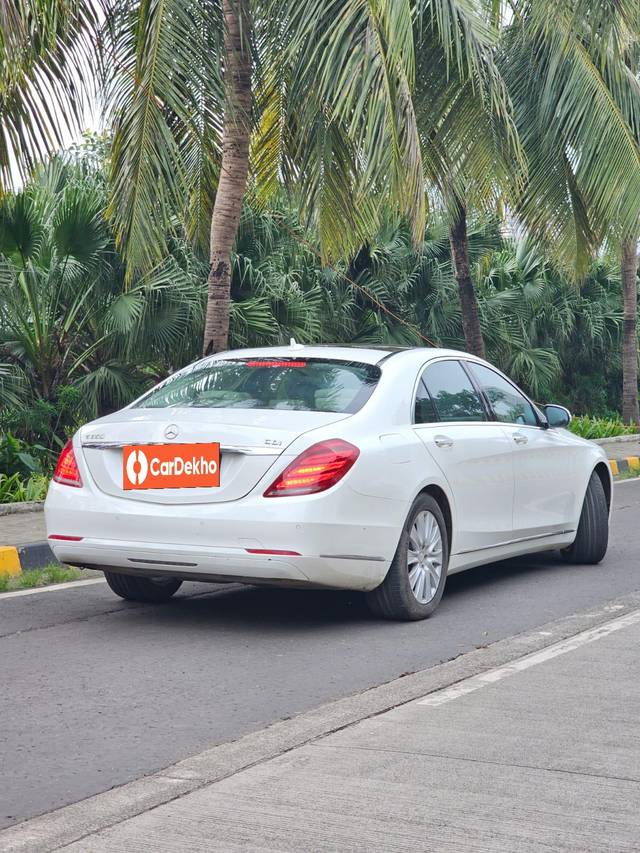 https://images10.gaadi.com/usedcar_image/3640075/original/processed_img2900196__usedcar_44de4805_c5f7_41a2_bcee_8a0ded57975e_5731698306205_1698306228.jpg?imwidth=6402