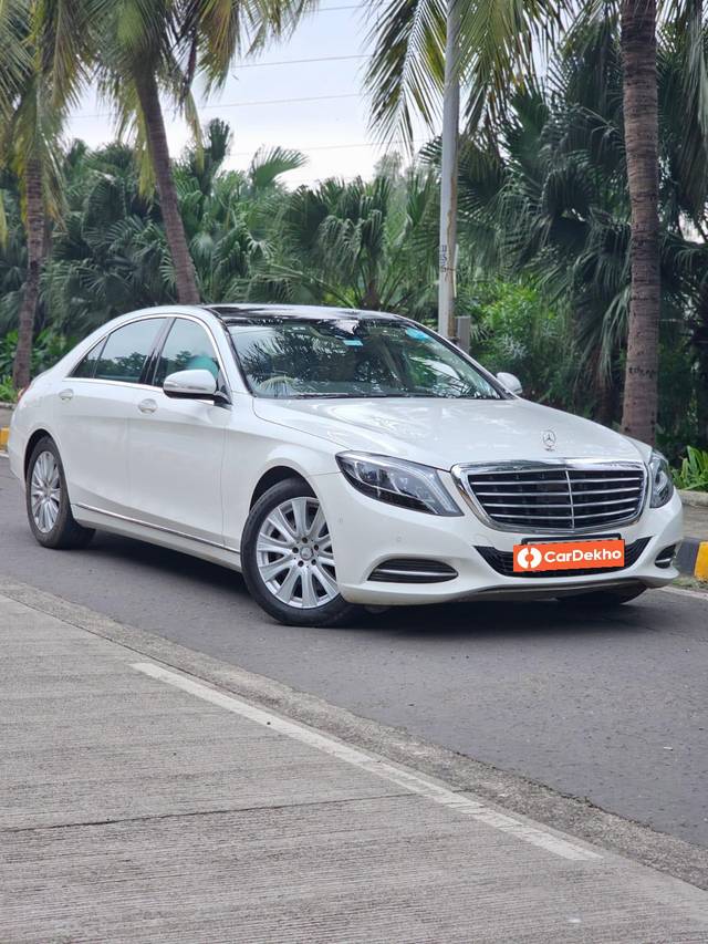 https://images10.gaadi.com/usedcar_image/3640075/original/processed_img2900196__usedcar_6add84ac_7f4c_4c62_acc0_bbcf57e0afae_5731698306205_1698306227.jpg?imwidth=6400