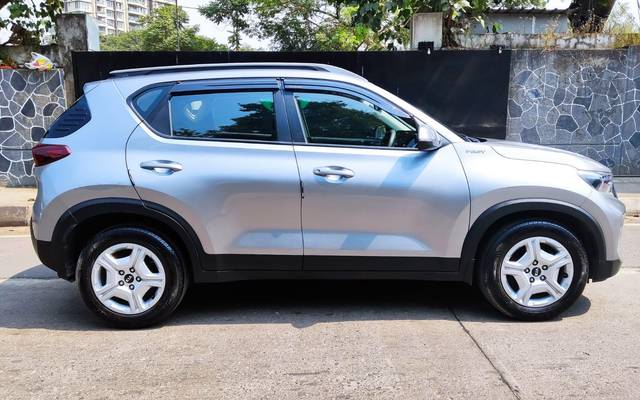 https://images10.gaadi.com/usedcar_image/3640201/original/processed_img2900271__used_car_2900271_1698309816.jpg?imwidth=6402