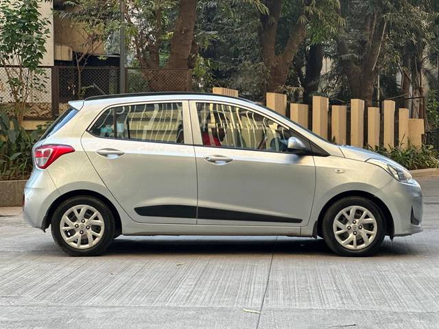 https://images10.gaadi.com/usedcar_image/3640255/original/img2900297__usedcar_06e3894e_14f6_4dac_a249_c7dc01e127c7_5731698311186_1698311195.jpg?imwidth=6401