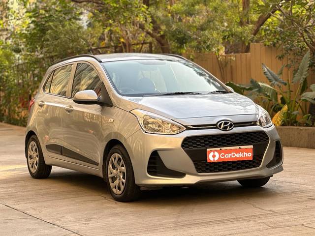 https://images10.gaadi.com/usedcar_image/3640255/original/processed_img2900297__usedcar_f109f087_1f84_4c31_9db0_42b32dca49a9_5731698311186_1698311196.jpg?imwidth=6400