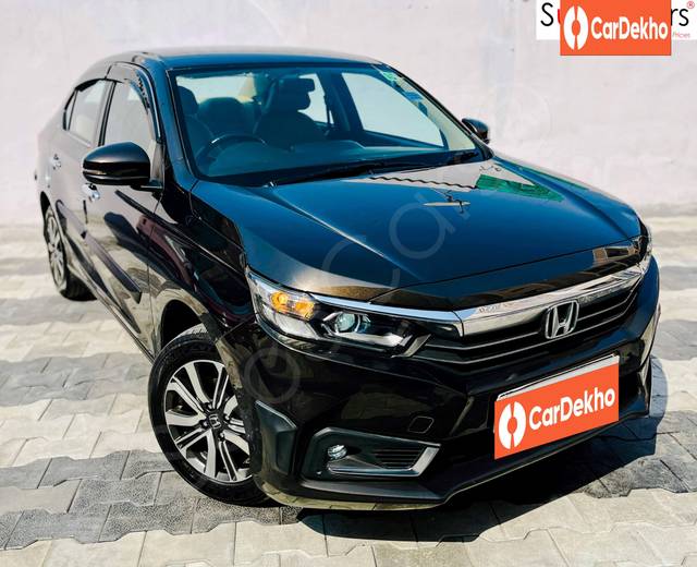 https://images10.gaadi.com/usedcar_image/3640285/original/processed_img2900315__usedcar_21_70641698312078_1698312093.jpeg?imwidth=6400