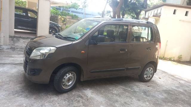 https://images10.gaadi.com/usedcar_image/3640309/original/19__VCC_IMG_1697705105953_1807461_95_1697705453.jpg?imwidth=6402
