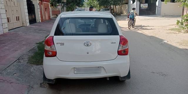 https://images10.gaadi.com/usedcar_image/3640324/original/19__VCC_1807479_96_1697706246.jpg?imwidth=6402