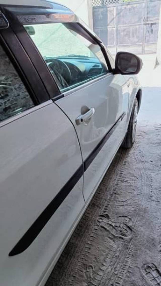 https://images10.gaadi.com/usedcar_image/3640454/original/processed_31d69d10-f547-49be-8afb-9f36680f5b82.jpg?imwidth=6401