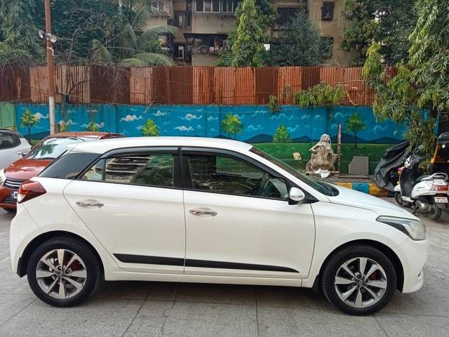 https://images10.gaadi.com/usedcar_image/3640541/original/processed_img2900460__usedcar_f7d10376_8c11_4031_b332_e45ed4ec3c60_2900460_1698320082.jpg?imwidth=6401