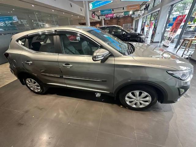 https://images10.gaadi.com/usedcar_image/3640563/original/processed_7cfed1f0-69f8-4687-8034-59f7b0917055.jpg?imwidth=6400