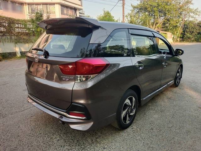 https://images10.gaadi.com/usedcar_image/3640585/original/processed_img2900481__used_car_2900481_1698321832.jpg?imwidth=6402
