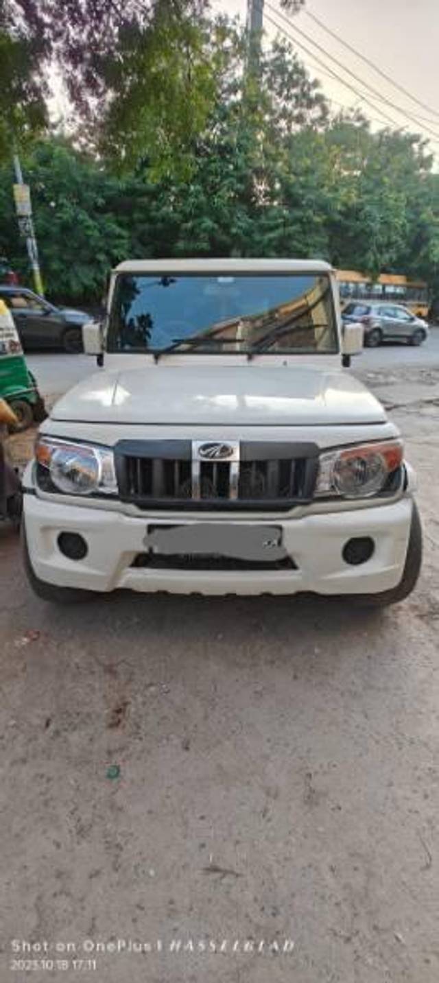 https://images10.gaadi.com/usedcar_image/3640666/original/processed_ae77524e-4c65-47ff-b54d-b4730522d02f.jpg?imwidth=6401