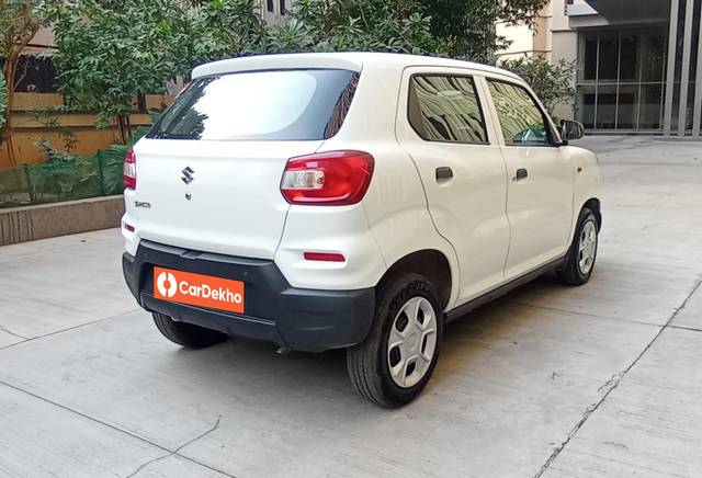 https://images10.gaadi.com/usedcar_image/3640690/original/processed_img2900541__usedcar_48f3a1e8_857d_40f3_a68f_239c0654c4d1_2900541_1698325478.jpg?imwidth=6402
