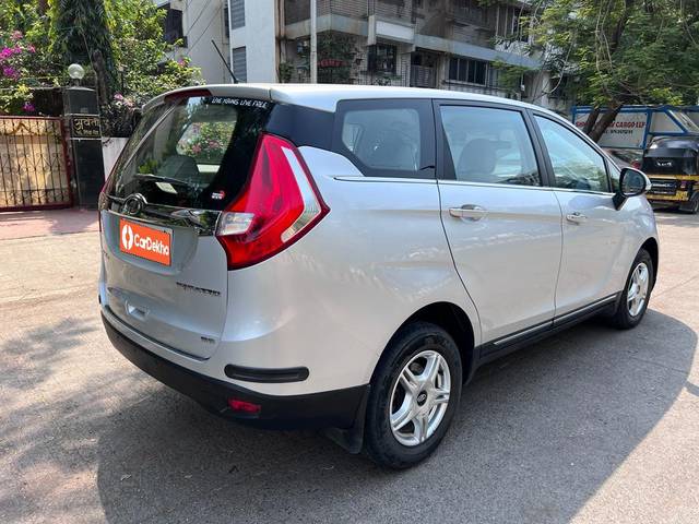 https://images10.gaadi.com/usedcar_image/3640736/original/processed_img2900565__used_car_2900565_1698327282.jpg?imwidth=6402